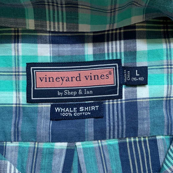 Vineyard Vines plaid button down shirt - size large - Picture 2 of 2